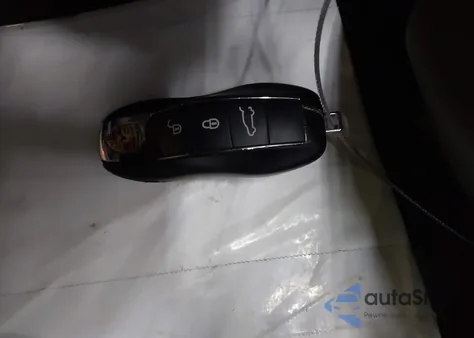 2017 Porsche Cayenne Platinum Edition z USA, uszkodzony, nr VIN WP1AA2A21HKA86673